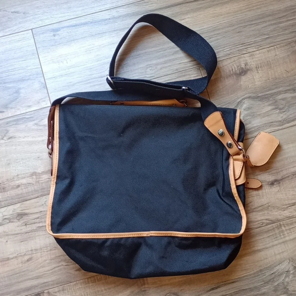 Muleholland Brother's Black and Tan Messenger Bag Multiple Pockets size L